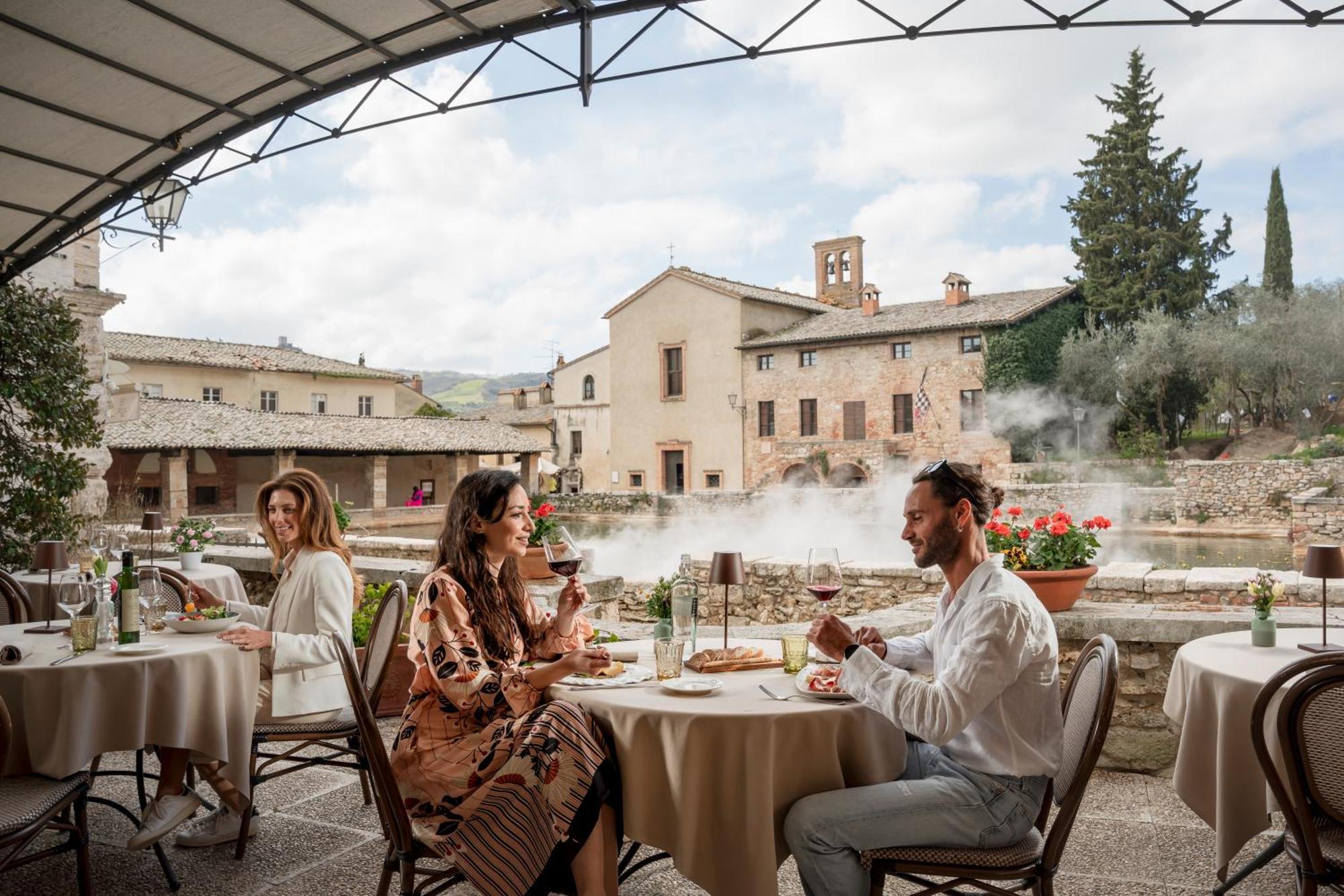 Albergo Le Terme Баньо-Віньоні Екстер'єр фото